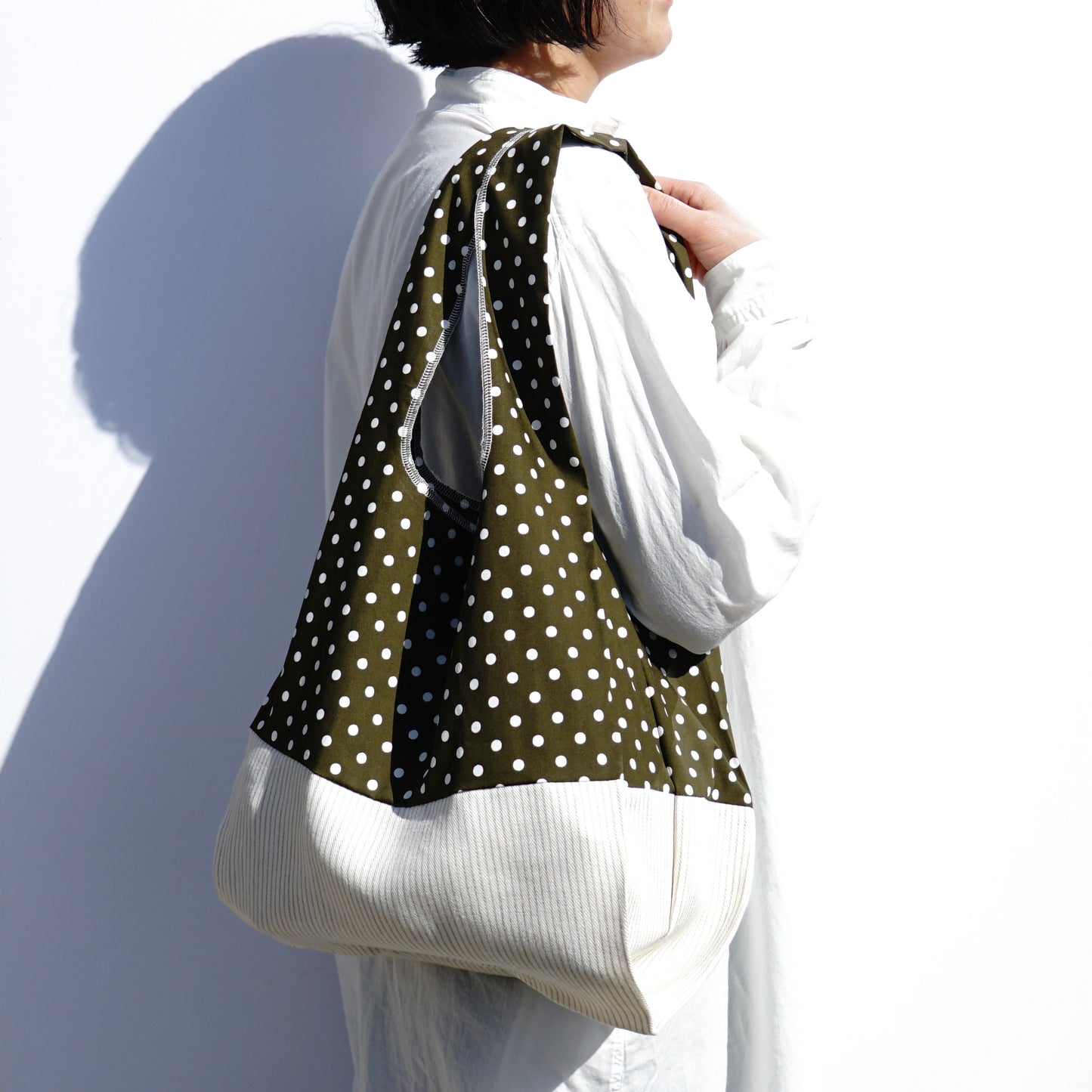 202101ECO13 Shoulder bag / polka dot khaki-white
