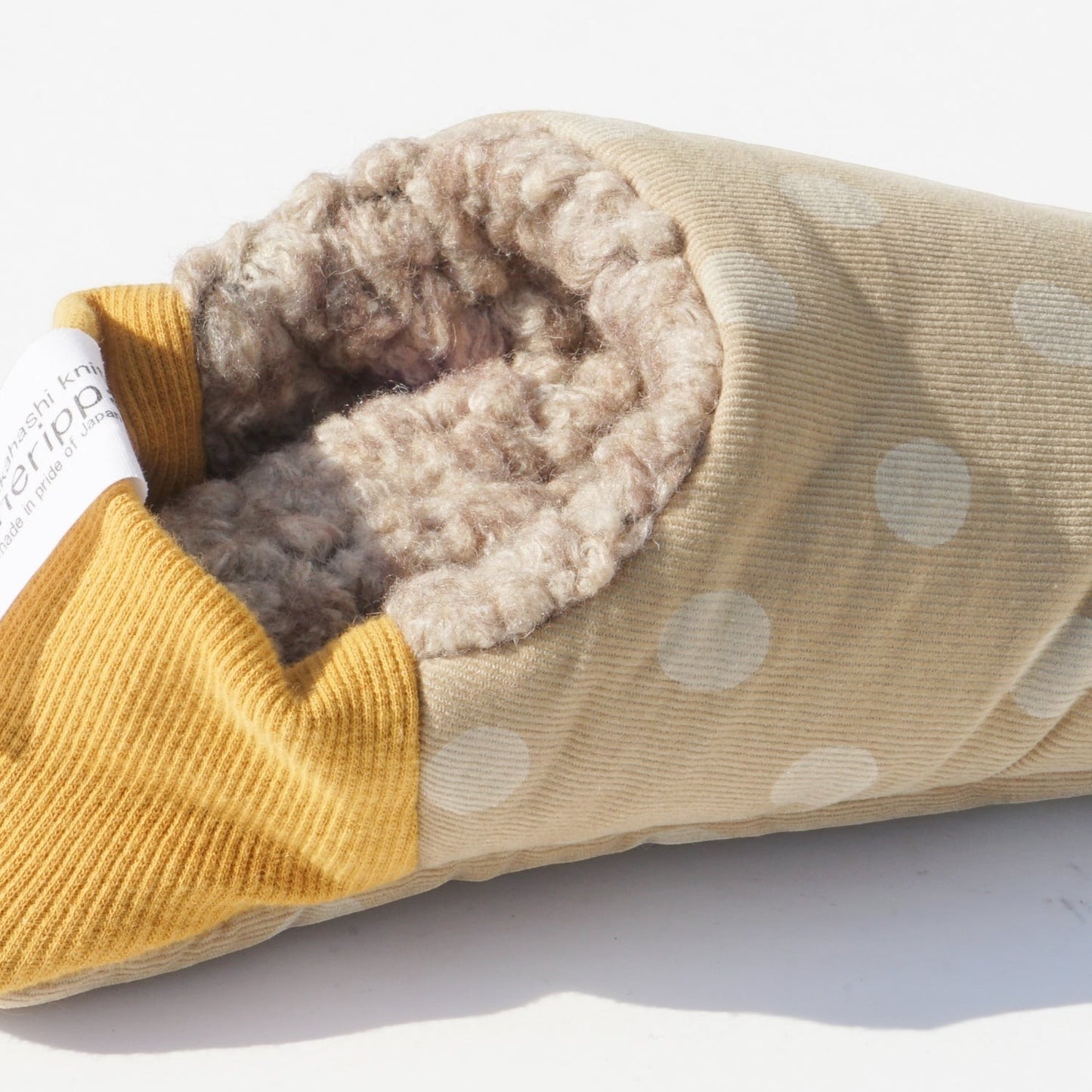 202412MRP32 Corduroy polka dots × Woolly boa