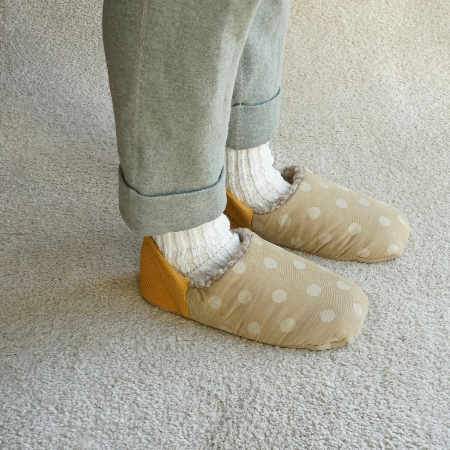 202412MRP32 Corduroy polka dots × Woolly boa