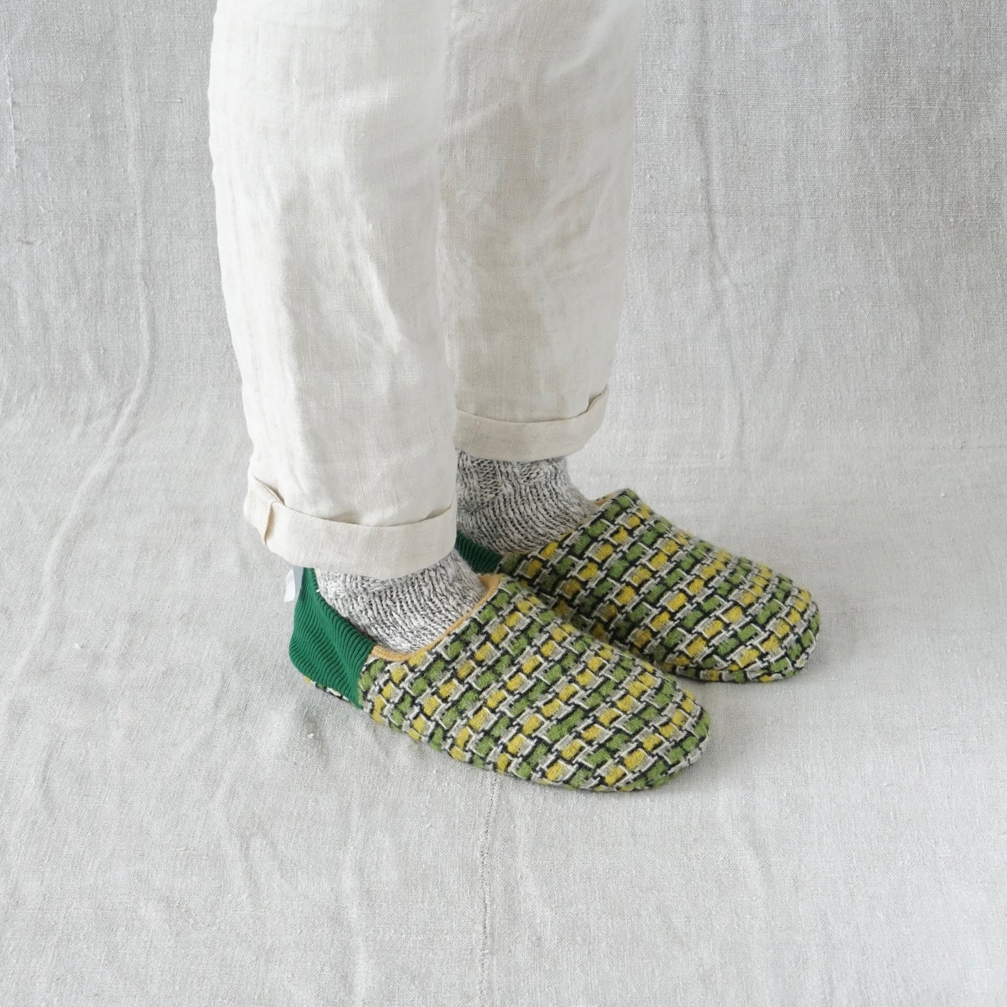202608MRP52 Broken border x Nep wool